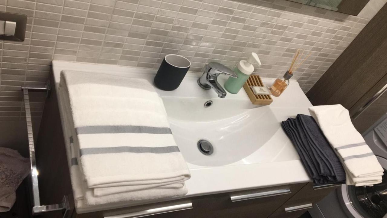 Wonderwall Apartment ลาสเปเซีย ภายนอก รูปภาพ